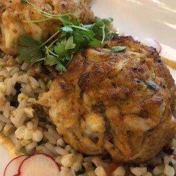 Blackwall Hitch - Crab cake dinner - New American Near Me - Baltimore, Maryland Blackwall Hitch - Crab cake dinner - New American Near Me - Baltimore, Maryland