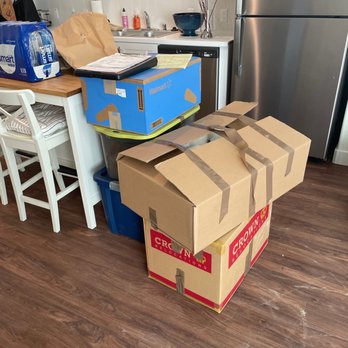 Pasadena Moving Company - All my things neatly brought in. - Movers Near Me - Pasadena, California Pasadena Moving Company - All my things neatly brought in. - Movers Near Me - Pasadena, California