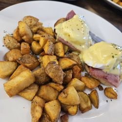 John's Breakfast & Lunch - Breakfast Benny