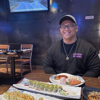 Umiya - Back room with tv screens. Lexington Roll, Dragon Roll, sashimi - Sushi Bars Near Me - San Antonio, Texas Umiya - Back room with tv screens. Lexington Roll, Dragon Roll, sashimi - Sushi Bars Near Me - San Antonio, Texas