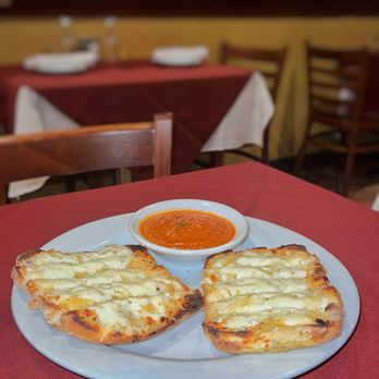 Baci Di Firenze - Cheesy Garlic Bread | IG @moniquedao - Italian Near Me - Anaheim, California Baci Di Firenze - Cheesy Garlic Bread | IG @moniquedao - Italian Near Me - Anaheim, California