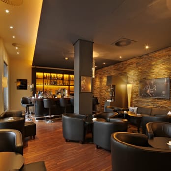 Restaurant Johann's - angrenzende Chez Max Smokers Bar & Lounge - German Near Me - Hamburg, HH