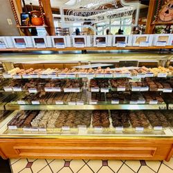 Rocky Mountain Chocolate Factory - Truffles, clusters, etc.