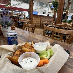 Bigfoot's Den - Bunch of tvs for the games and good food