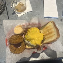 New Hudson Inn - Texas toast burger