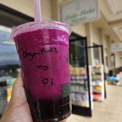 Shaka Shaka Tea Express - Dragon fruit smoothie
