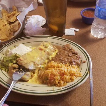 Castaneda's Mexican Resturant - Burrito - Mexican Near Me - Plantersville, Texas