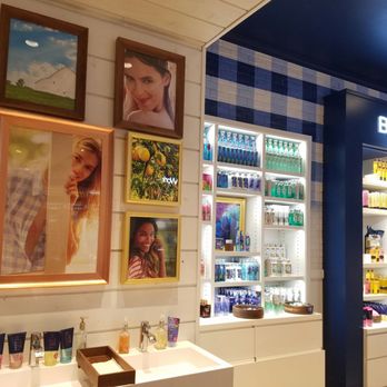 Bath & Body Works - Sink to test liquid hand soaps. - Cosmetics & Beauty Supply Near Me - Northridge, California Bath & Body Works - Sink to test liquid hand soaps. - Cosmetics & Beauty Supply Near Me - Northridge, California
