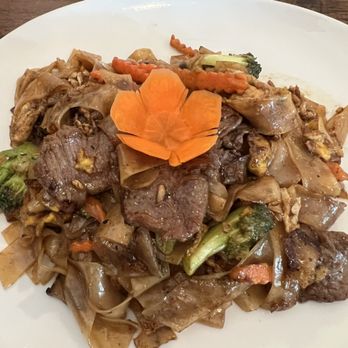 Siam Sushi & Thai - Beef pad see ew - Thai Near Me - Middleburg, Florida Siam Sushi & Thai - Beef pad see ew - Thai Near Me - Middleburg, Florida