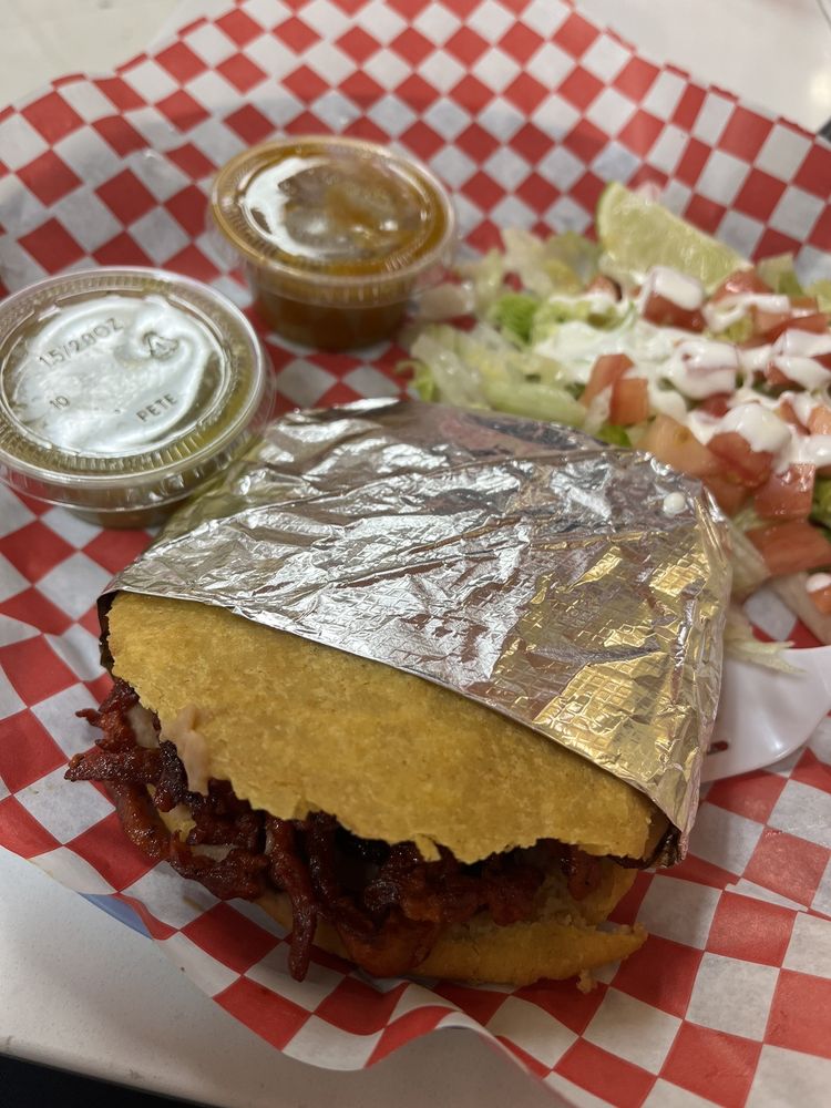 La Noria Carniceria Taqueria