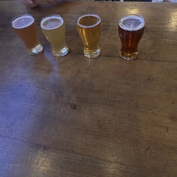 Golden Road Brewing - Beer samples - Breweries Near Me - Los Angeles, California