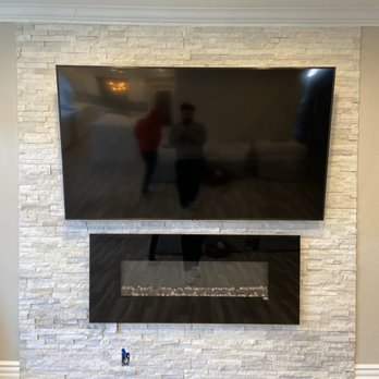 Bay Area Wall Mounts - Samsung 82' 60R QLED (42' tall and 72' wide) $1999 - Home Theatre Installation Near Me Bay Area Wall Mounts - Samsung 82' 60R QLED (42' tall and 72' wide) $1999 - Home Theatre Installation Near Me