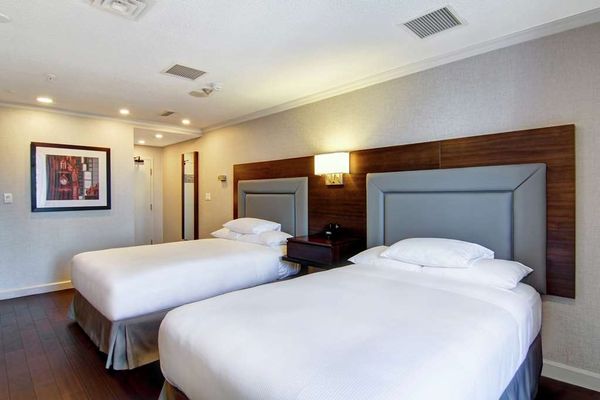 DoubleTree by Hilton Hotel Toronto Downtown by null