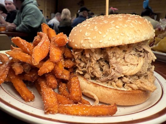 Elliott's BBQ Lounge by null