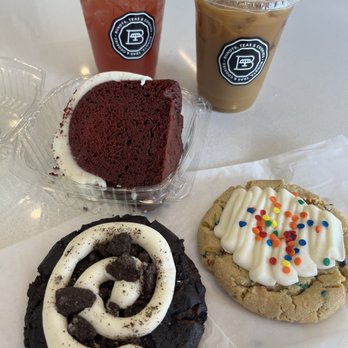 Bundteas - Strawberry Palmer and Honey Oat Cold Brew - Desserts Near Me - San Antonio, Texas Bundteas - Strawberry Palmer and Honey Oat Cold Brew - Desserts Near Me - San Antonio, Texas