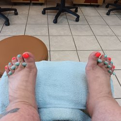 Bonita Nails And Tan - Deluxe pedi