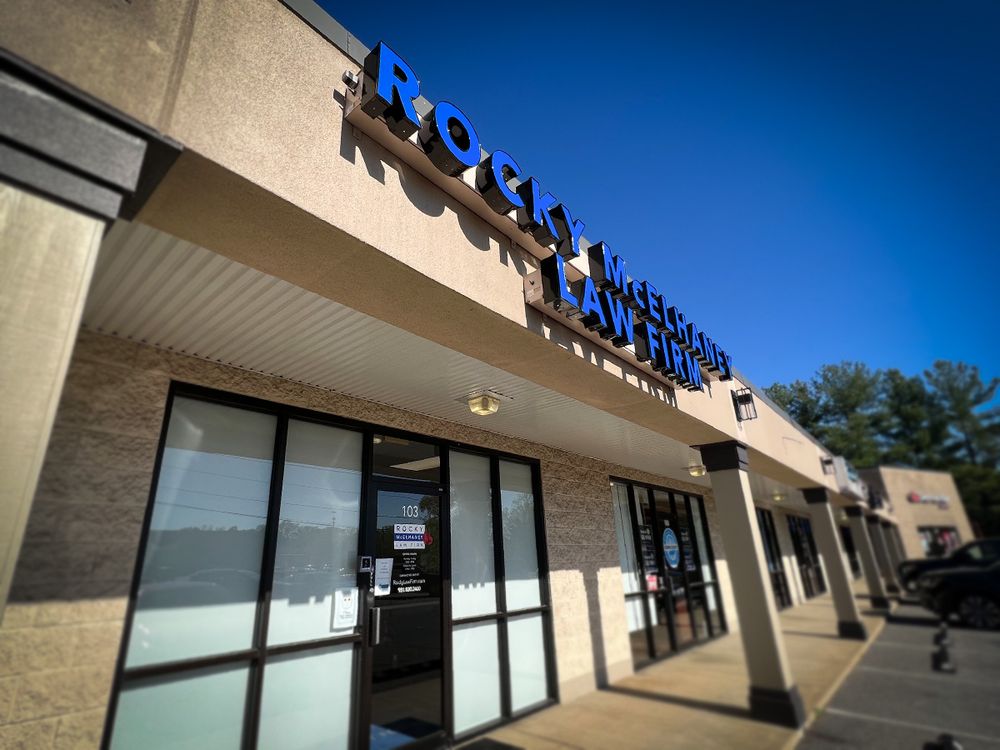 Rocky McElhaney Law Firm: Car Accident & Injury Lawyers - disability attorney in Clarksville, TN
