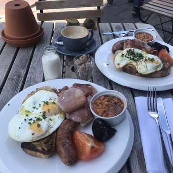 Singer Tavern - Great English Breakfast - Pubs Near Me - London, XGL