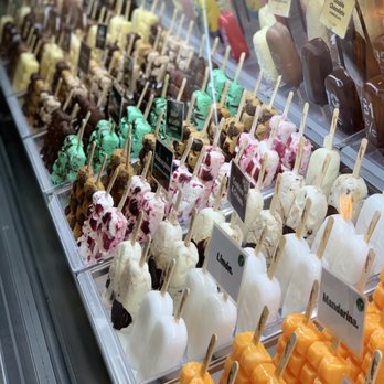 Lucciano's - Variety of delicious ice cream pops!! - Ice Cream & Frozen Yogurt Near Me - Buenos Aires, C