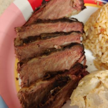 Stockyard Bar BQ - See that good marbling! Had to show before I heated it up. - Barbeque Near Me - Houston, Texas Stockyard Bar BQ - See that good marbling! Had to show before I heated it up. - Barbeque Near Me - Houston, Texas