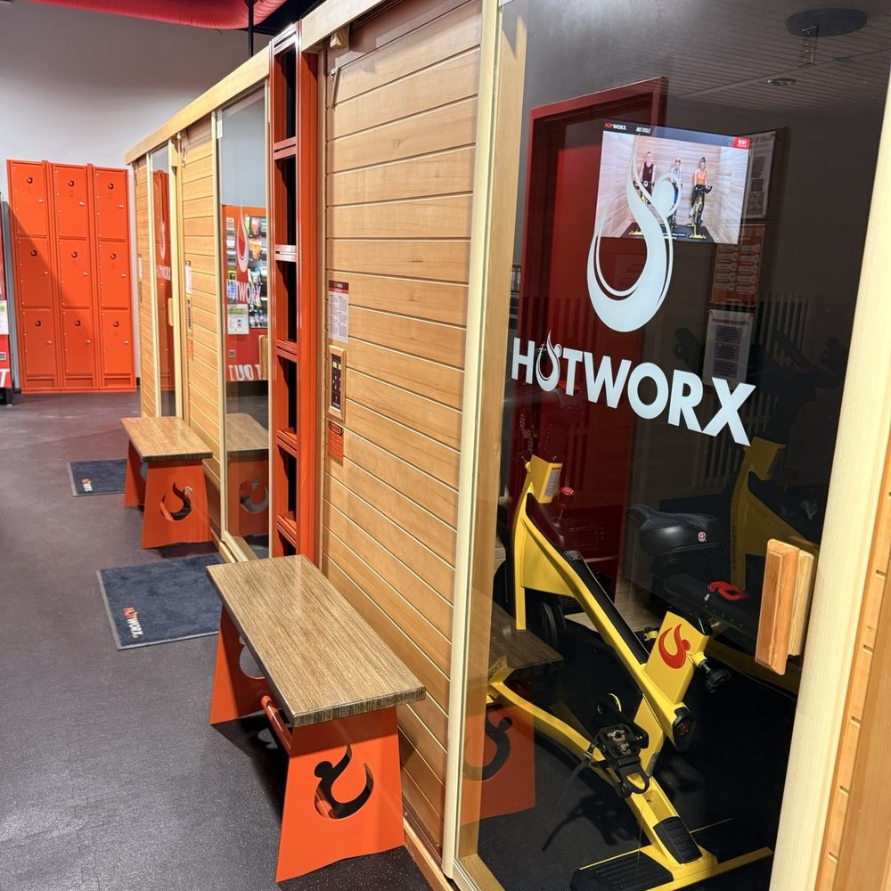 HOTWORX - Overland Park, KS - CityPlace - Interval Training Gyms Near Me - Overland Park, Kansas HOTWORX - Overland Park, KS - CityPlace - Interval Training Gyms Near Me - Overland Park, Kansas