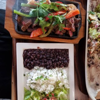 Margaritas - Steak and shrimp fajitas - Mexican Near Me - Honolulu, Hawaii
