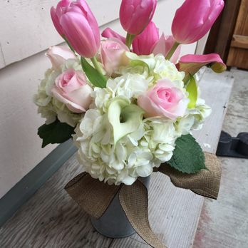 Poppy Jade Studios - Tulips and hydrangeas - Floral Designers Near Me Poppy Jade Studios - Tulips and hydrangeas - Floral Designers Near Me