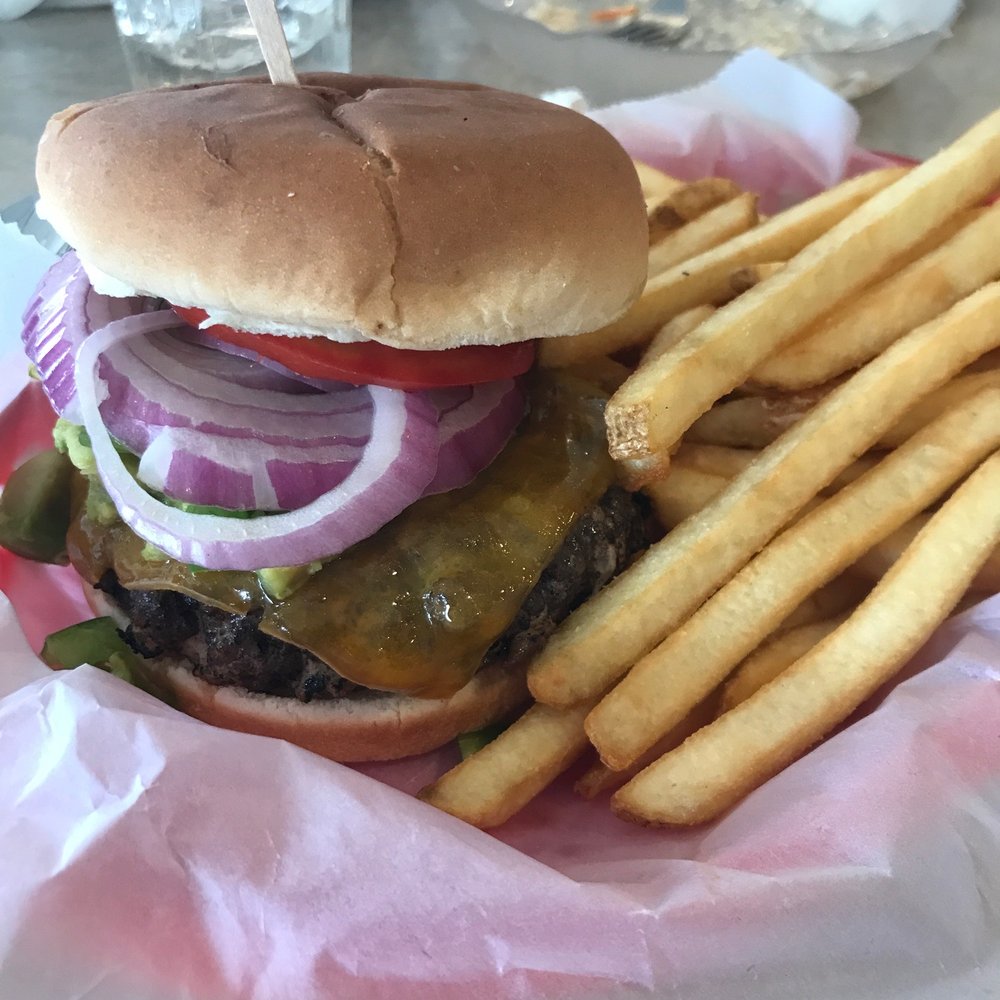 Franconia Heritage Restaurant - Great all American burger - Breakfast & Brunch Near Me - Telford, Pennsylvania