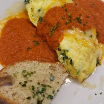 Maple and Cream Restaurant - Omelette basquaise - Breakfast & Brunch Near Me - Plantation, Florida Maple and Cream Restaurant - Omelette basquaise - Breakfast & Brunch Near Me - Plantation, Florida