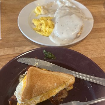 The Gateway Diner - Egg bacon meat biscuits and gravy - American Near Me - Wickliffe, Ohio