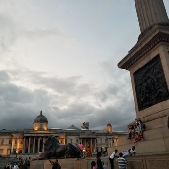 Trafalgar Square - The plaza - Landmarks & Historical Buildings Near Me - London, XGL