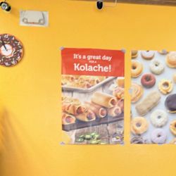 Douglas Donuts - Decor