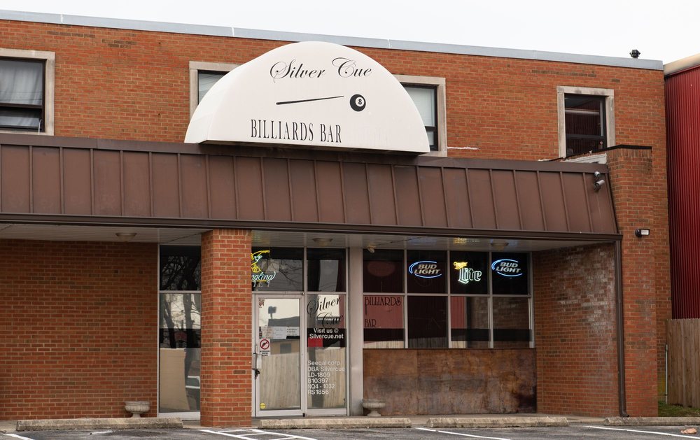 SILVER CUE BILLIARDS BAR & GRILL Updated September 2024 10 Photos