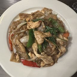 Drunken noodles with chicken Drunken noodles with chicken