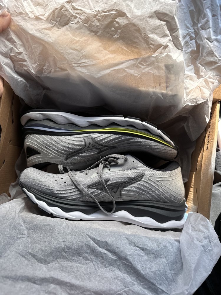 EXPRESS FOOTWEAR & RUNNING Updated August 2024 1430 Interstate Dr