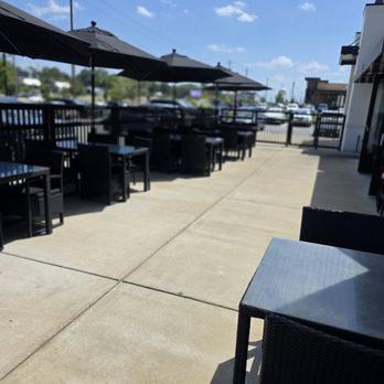 Tekila Modern Mexican - Outside patio with plenty of seating. Umbrellas on each table - Bars Near Me - Southaven, Mississippi Tekila Modern Mexican - Outside patio with plenty of seating. Umbrellas on each table - Bars Near Me - Southaven, Mississippi