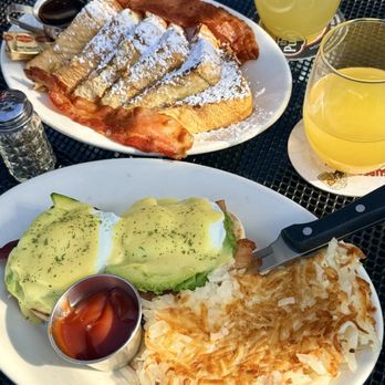 The Pumphouse Bar & Grill - YUMMY! - American Near Me - Bellevue, Washington