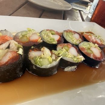 Dive Bar Restaurant - The lettuce needs to be removed. It ruined the roll. - Seafood Near Me - Jupiter, Florida