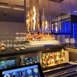 Monarch Chophouse - Bar area