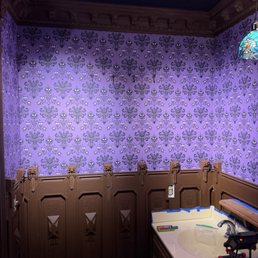 Note the detailed cuts around the lower wood work and matching the patterns as it comes around the corners. Everything absolutely perfect. Note the detailed cuts around the lower wood work and matching the patterns as it comes around the corners. Everything absolutely perfect.