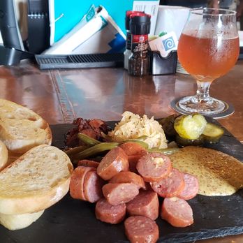 Belly Up Brew Pub - Sausage board (happy hour) - Brewpubs Near Me - Fredericksburg, Texas