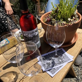 Bainbridge Vineyards - Wineries Near Me - Bainbridge Island, Washington