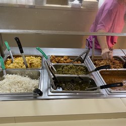 D & H Bar-B-Que - Buffet items