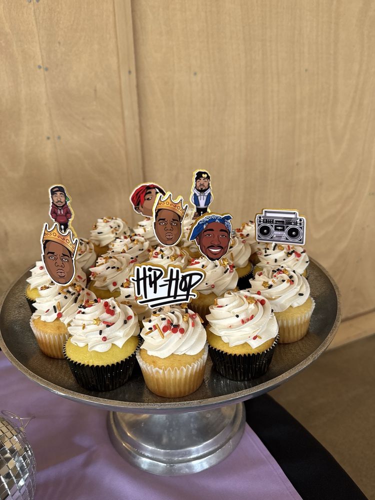 K.T. Cakes and More Logo