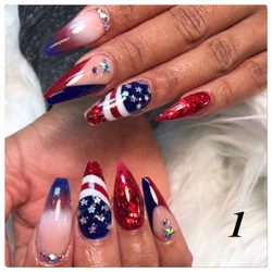 DT Nails