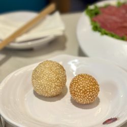 Shancheng Lameizi- Rowland Heights - The waitress walked by to offer us fresh sesame balls!