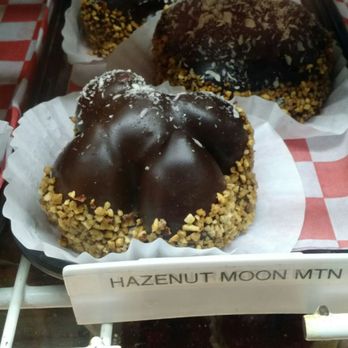 Main Streets Café - The hazlenut moon mound, light and creamy - American Near Me - Concord, Massachusetts