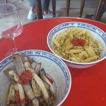 Chez Lui - Couteaux - Wine Bars Near Me - Paris, 75 Chez Lui - Couteaux - Wine Bars Near Me - Paris, 75