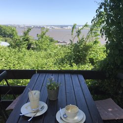 Kaffeegarten Schuldt - Blick auf die Elbe