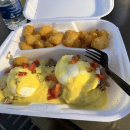 Kalua pork benedict Kalua pork benedict